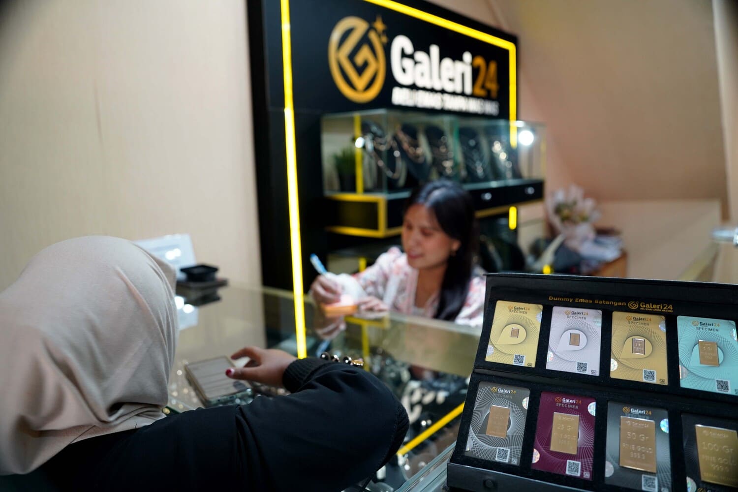 Harga Emas 14 Maret 2026: Antam, Galeri24 dan UBS Gold Kembali Lanjutkan Penurunan